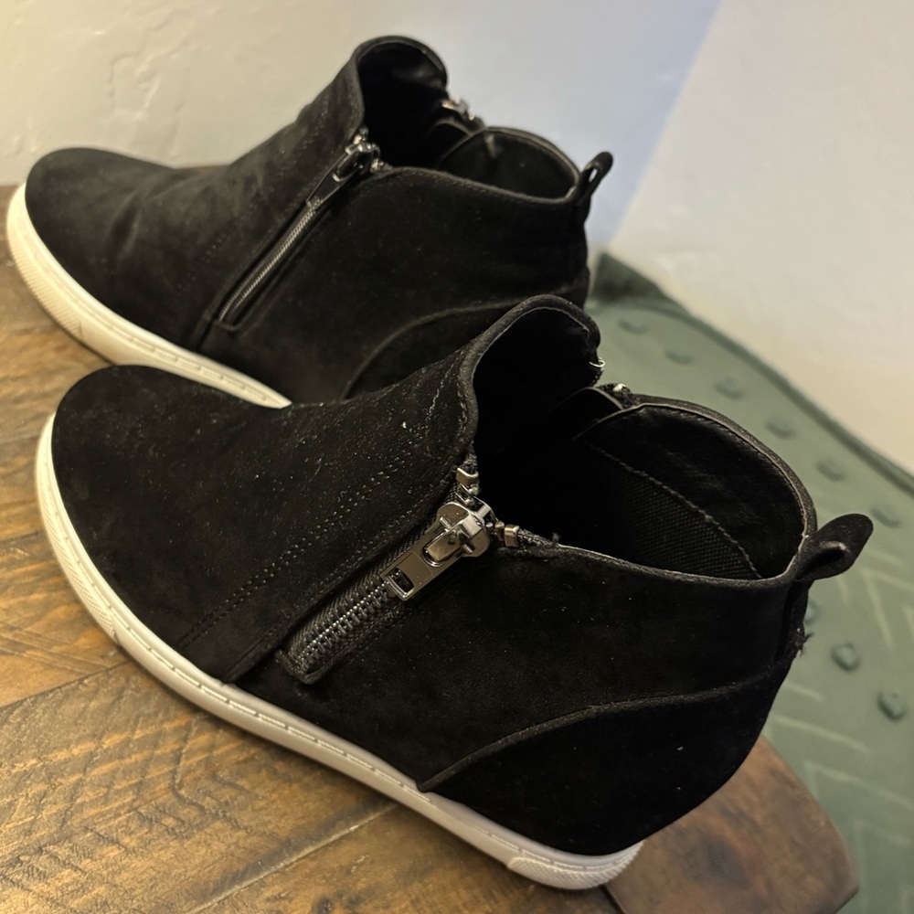 Outwoods Black Ankle Boots